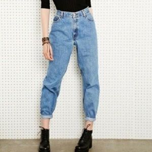 Vintage Y2K Levi’s Relaxed Tapered 550 Straight Leg Jeans